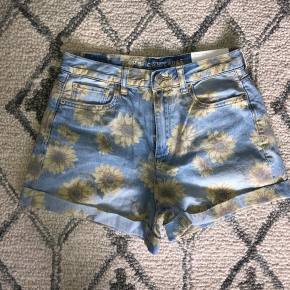 American Eagle Outfitters Pants - NWT American Eagle sunflower mom shorts